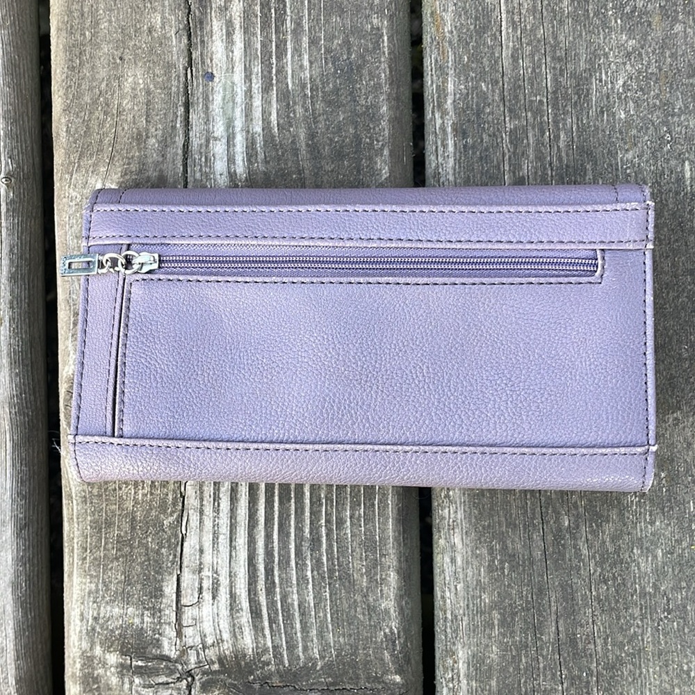 Guess Wallet - Picture 9 of 11